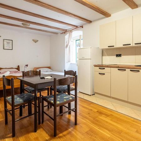 Apartments Loriana Шибеник Экстерьер фото