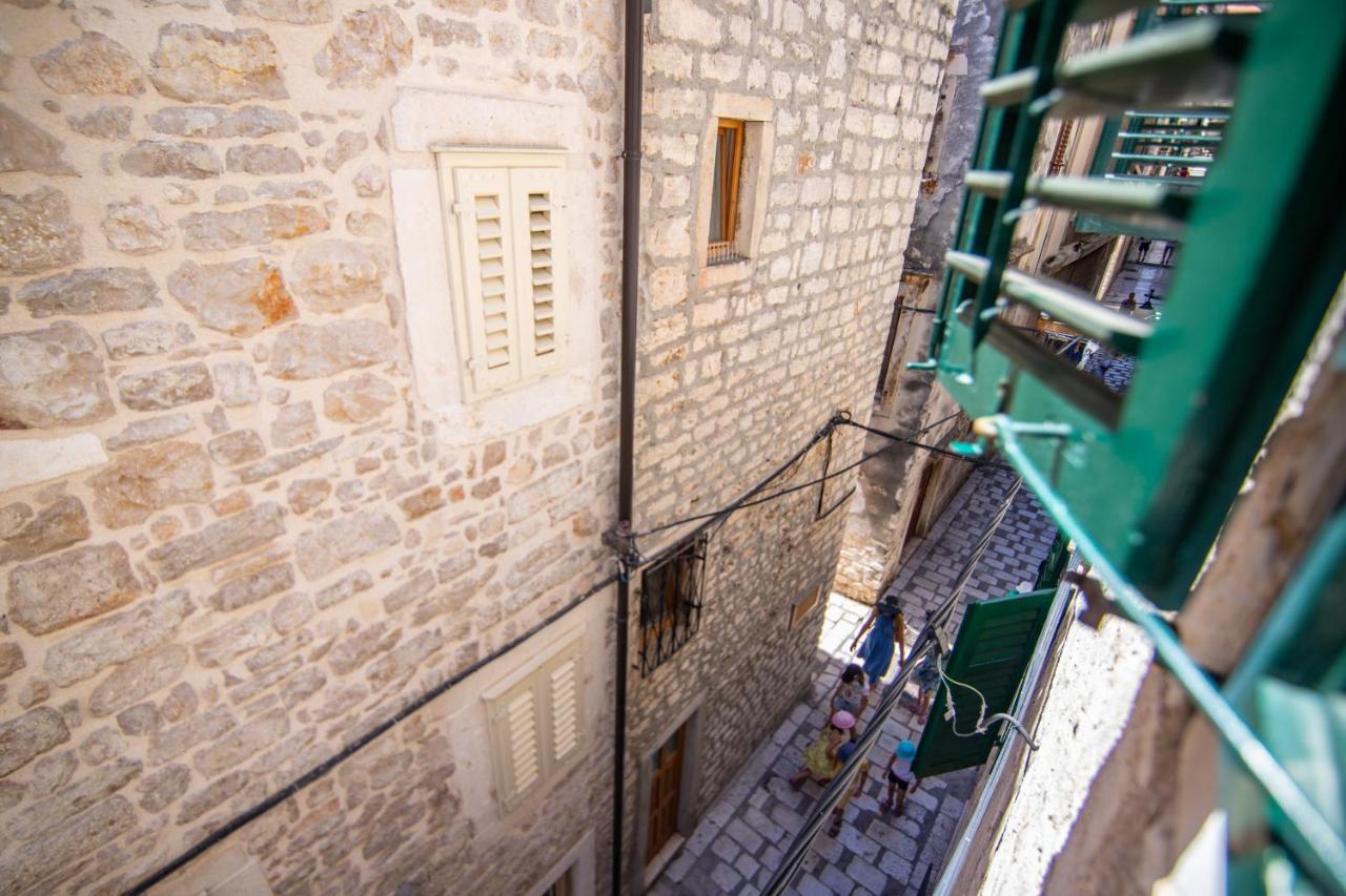 Apartments Loriana Шибеник Экстерьер фото