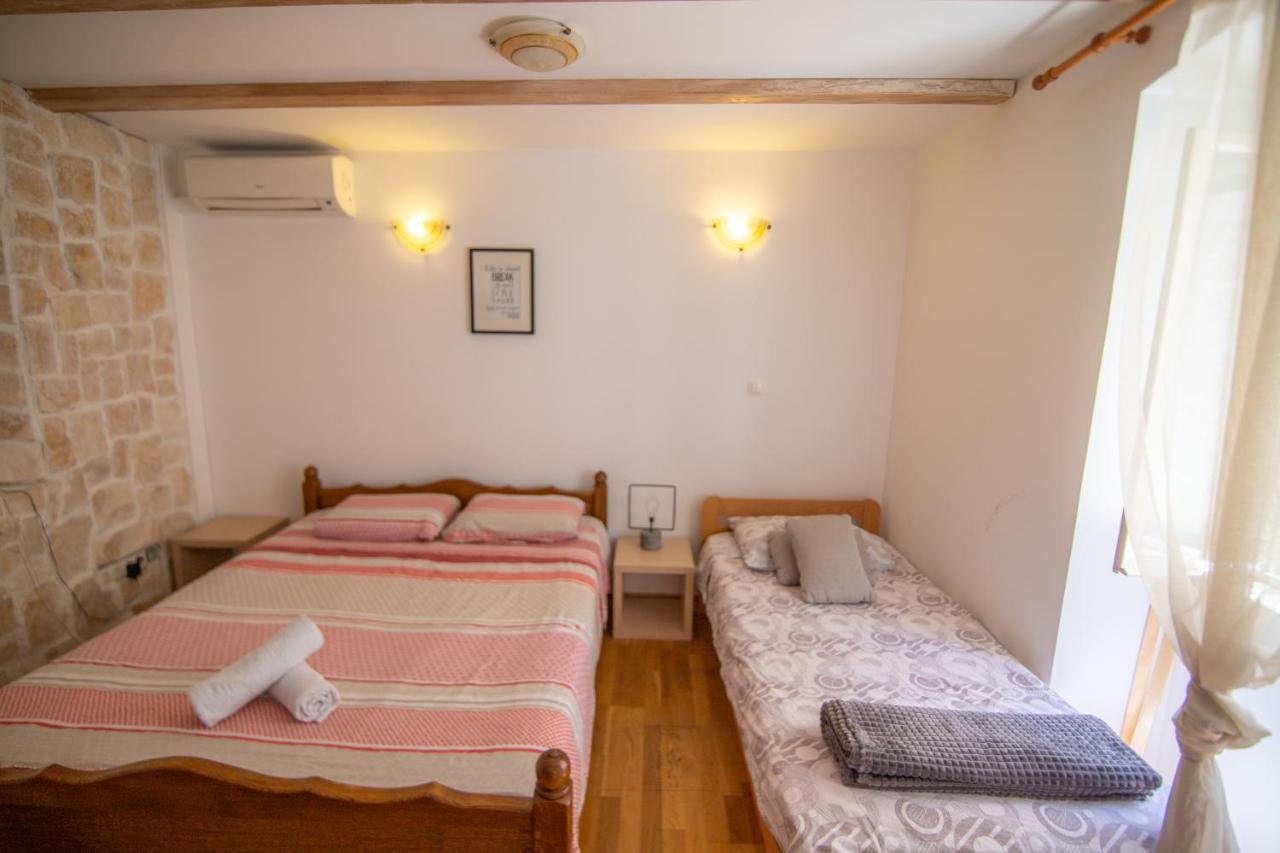 Apartments Loriana Шибеник Экстерьер фото