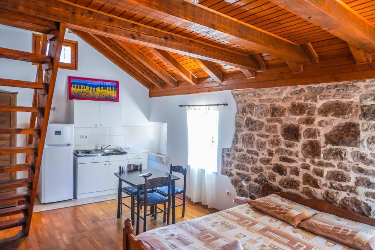 Apartments Loriana Шибеник Экстерьер фото
