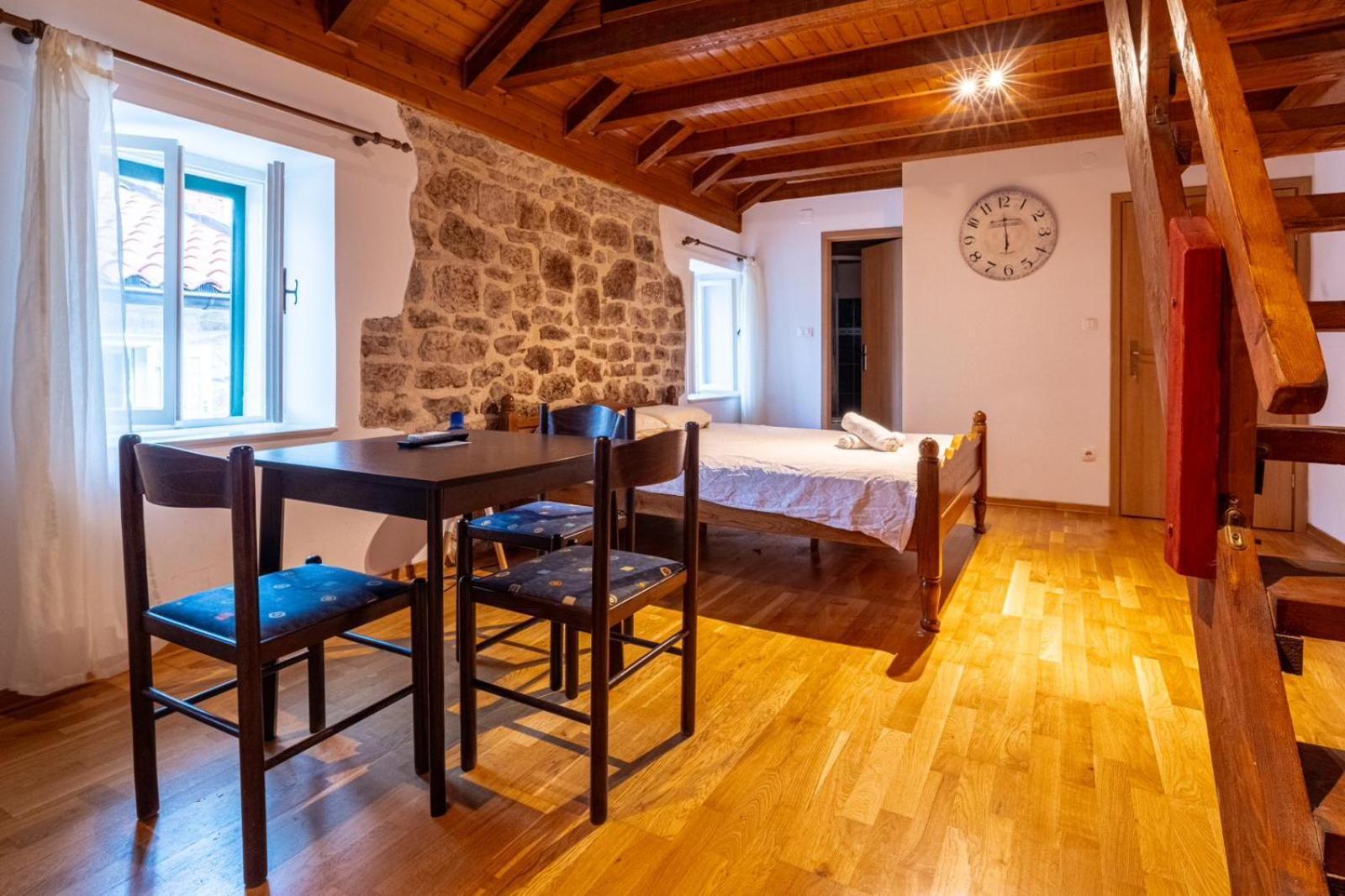 Apartments Loriana Шибеник Экстерьер фото