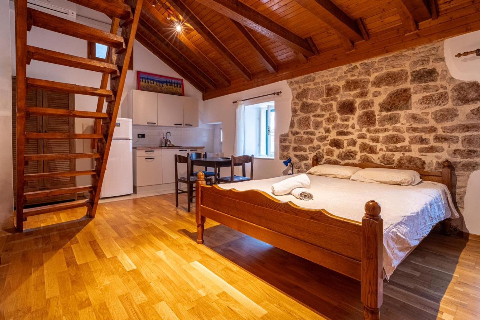 Apartments Loriana Шибеник Экстерьер фото
